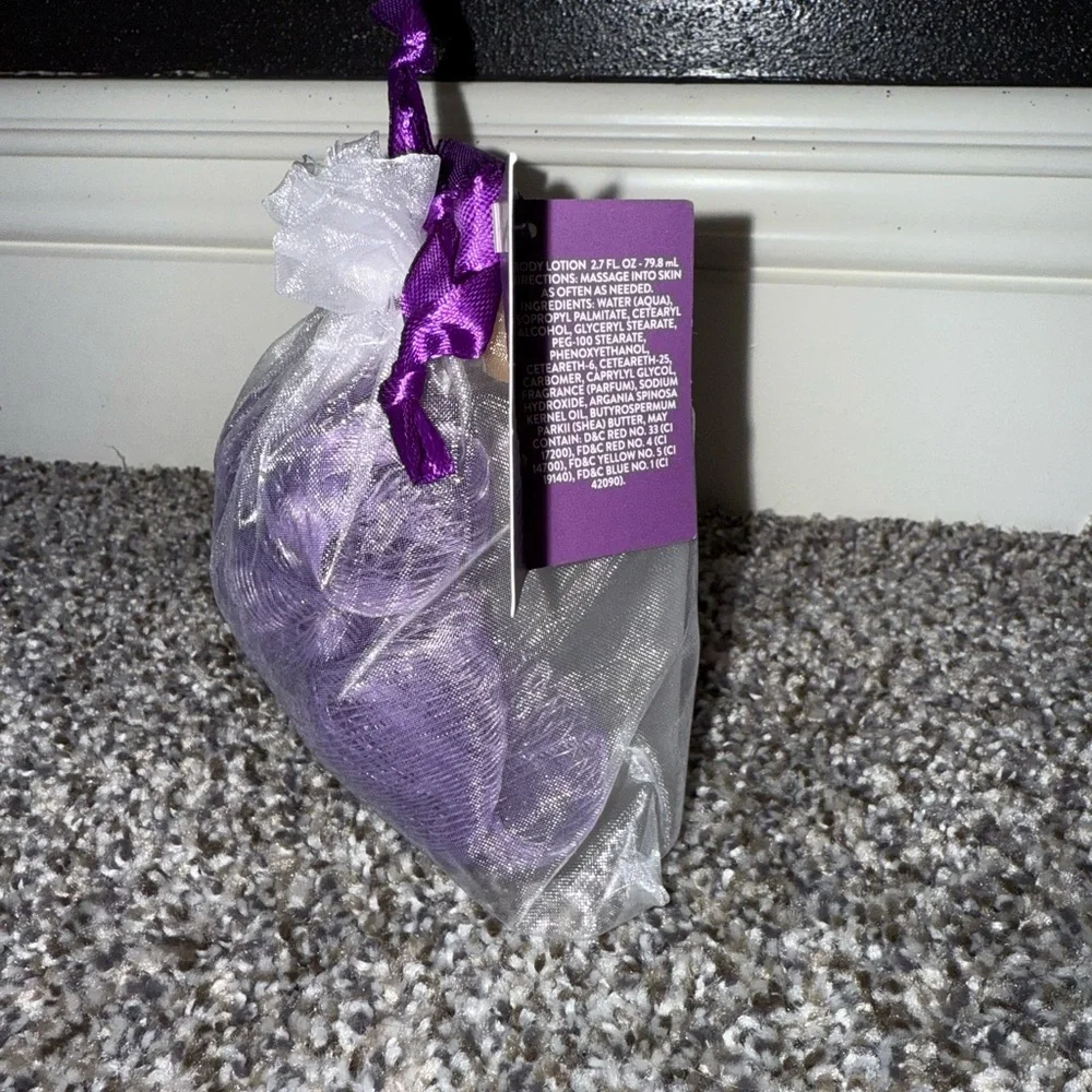 Purple body care gift set NWT - Picture 4 of 6